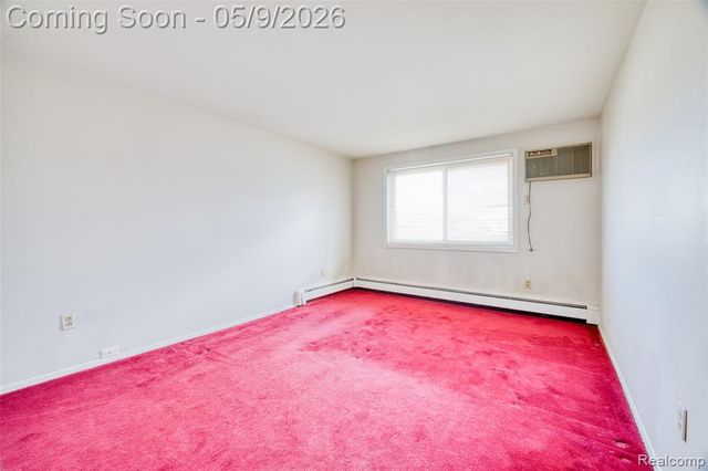 114 Ladd Road, Walled Lake, MI 48390
