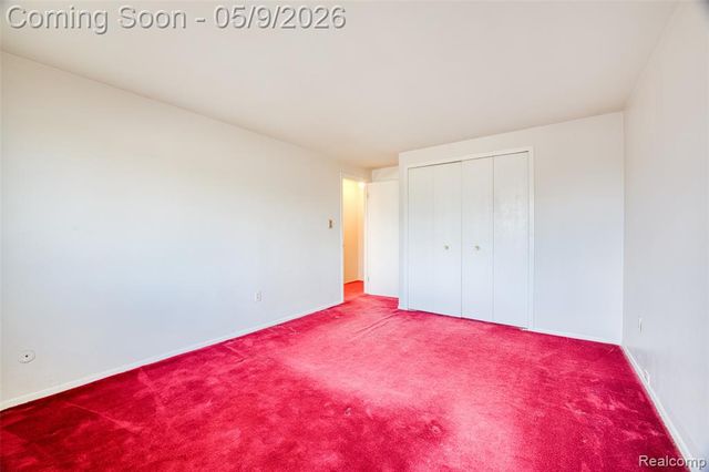 114 Ladd Road, Walled Lake, MI 48390