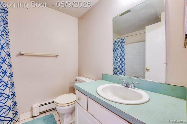 114 Ladd Road, Walled Lake, MI 48390