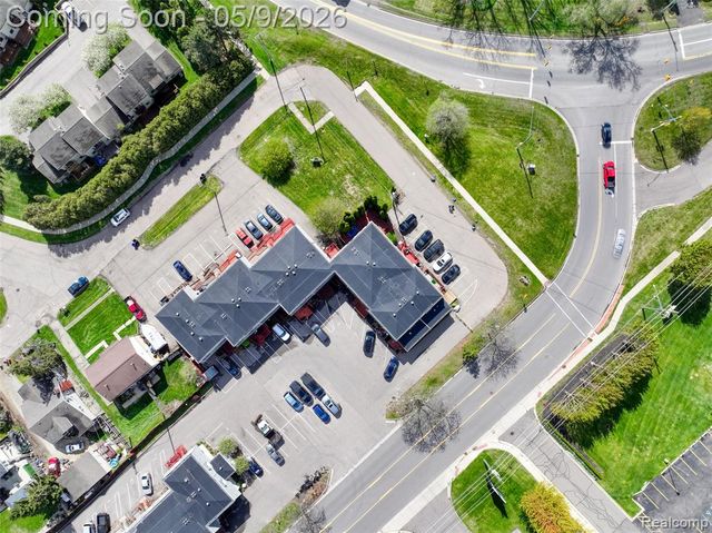 114 Ladd Road, Walled Lake, MI 48390