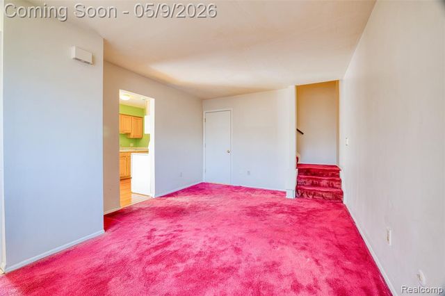 114 Ladd Road, Walled Lake, MI 48390