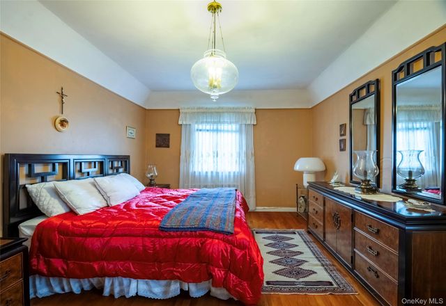 141-27 Coolidge Avenue, Briarwood, NY 11435
