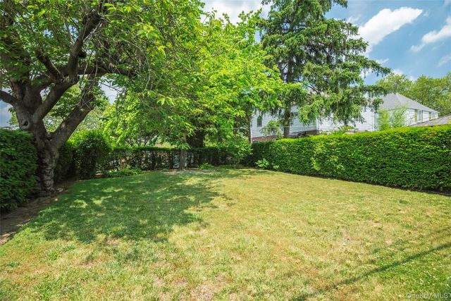 141-27 Coolidge Avenue, Briarwood, NY 11435