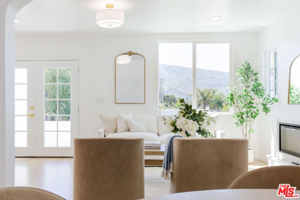 919 E Virginia Terrace, Santa Paula, CA 93060