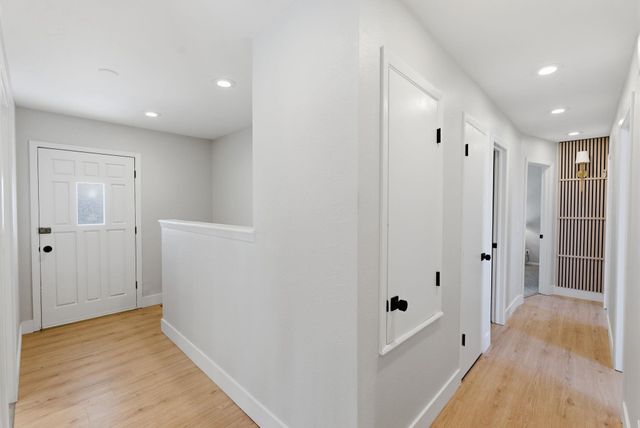 1637 N Timberline Dr, Rose Hill, KS 67133