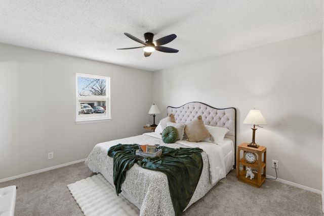 1637 N Timberline Dr, Rose Hill, KS 67133