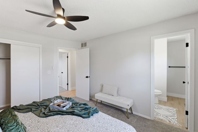 1637 N Timberline Dr, Rose Hill, KS 67133