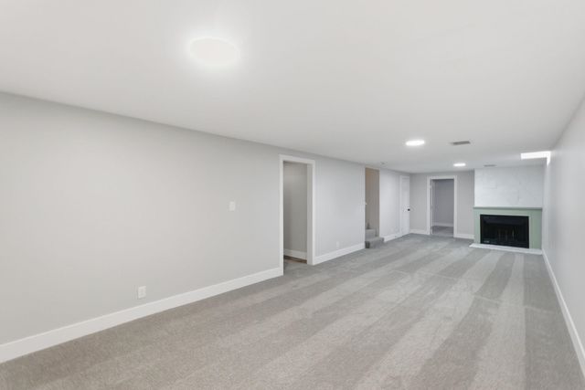 1637 N Timberline Dr, Rose Hill, KS 67133