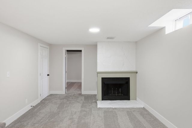1637 N Timberline Dr, Rose Hill, KS 67133