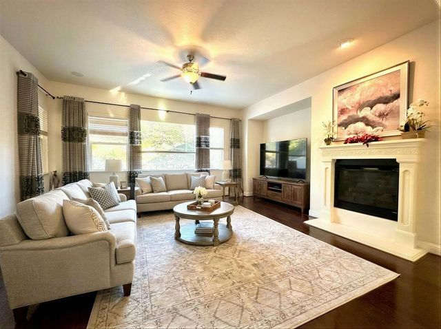 101 Emma Ct, Roseville, CA 95661