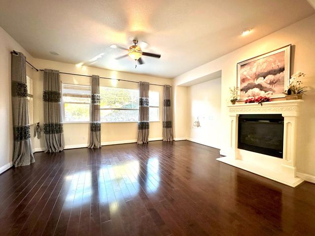 101 Emma Ct, Roseville, CA 95661