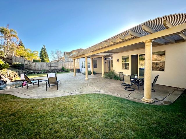 101 Emma Ct, Roseville, CA 95661