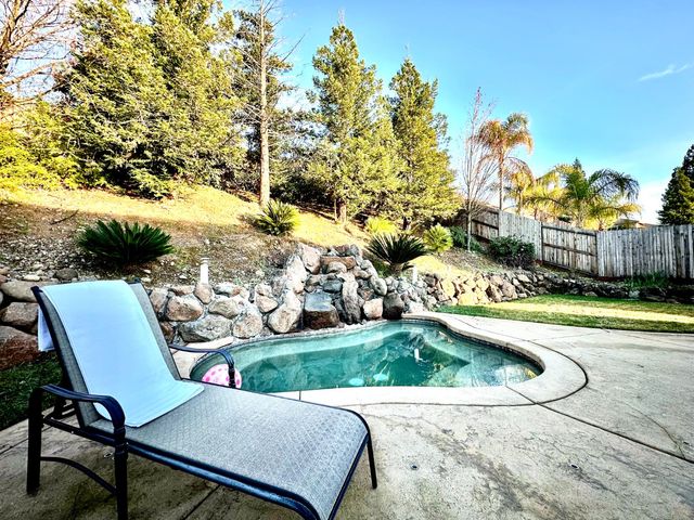 101 Emma Ct, Roseville, CA 95661