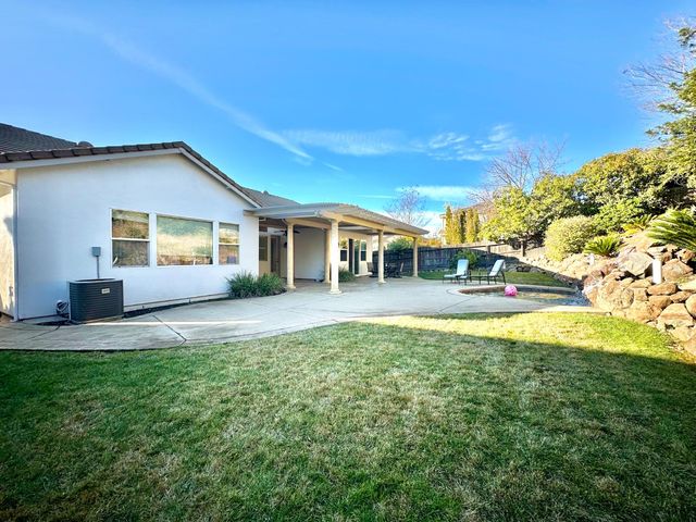 101 Emma Ct, Roseville, CA 95661