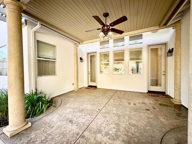 101 Emma Ct, Roseville, CA 95661