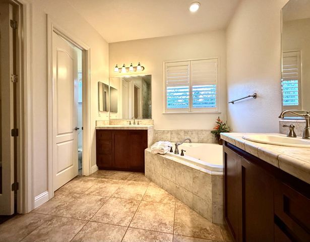 101 Emma Ct, Roseville, CA 95661