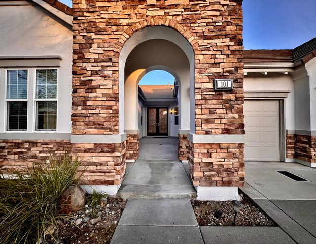101 Emma Ct, Roseville, CA 95661