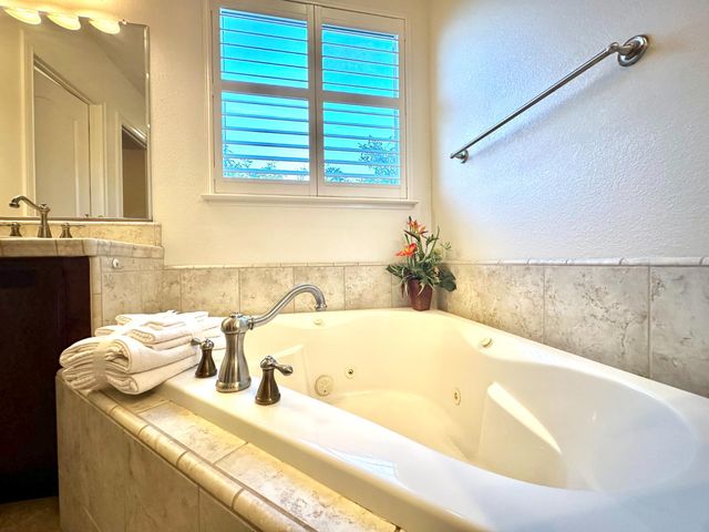 101 Emma Ct, Roseville, CA 95661