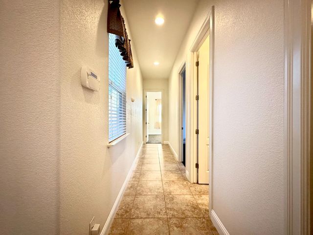 101 Emma Ct, Roseville, CA 95661