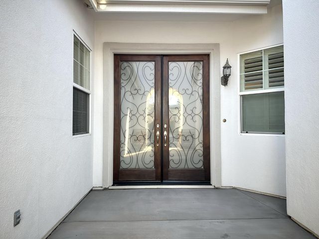 101 Emma Ct, Roseville, CA 95661