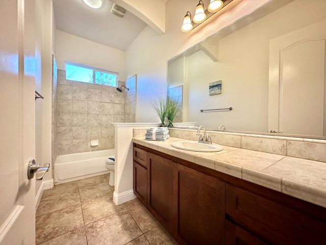 101 Emma Ct, Roseville, CA 95661