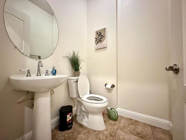 101 Emma Ct, Roseville, CA 95661