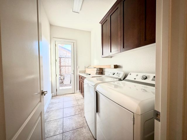 101 Emma Ct, Roseville, CA 95661