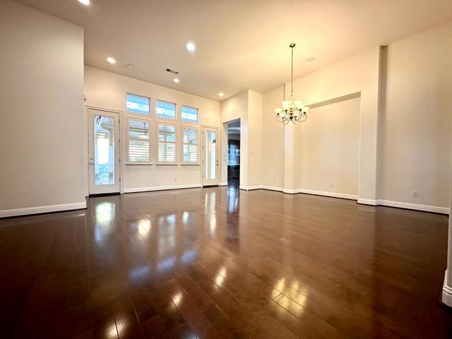 101 Emma Ct, Roseville, CA 95661