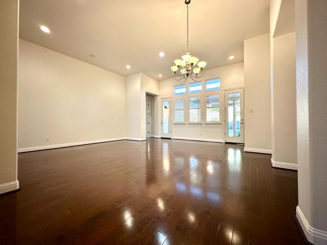 101 Emma Ct, Roseville, CA 95661