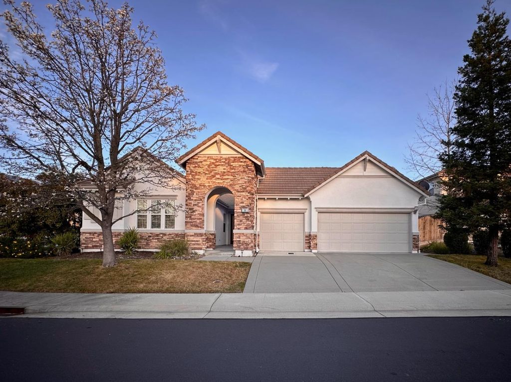 101 Emma Ct, Roseville, CA 95661