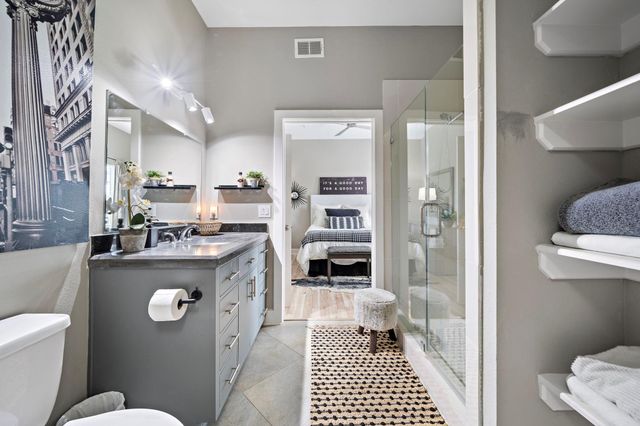 1011 Studemont Street 210, Houston, TX 77007