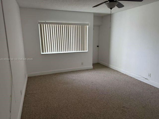 140 Lakeview Dr 211, Weston, FL 33326
