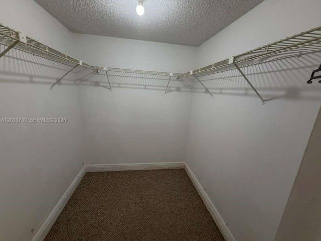 140 Lakeview Dr 211, Weston, FL 33326