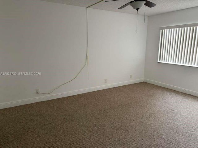 140 Lakeview Dr 211, Weston, FL 33326