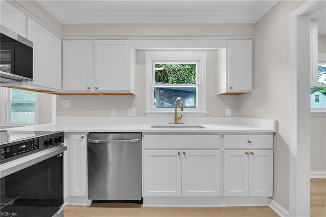 708 Colony DR, Chesapeake, VA 23322