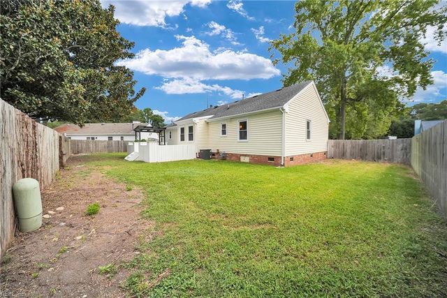 708 Colony DR, Chesapeake, VA 23322