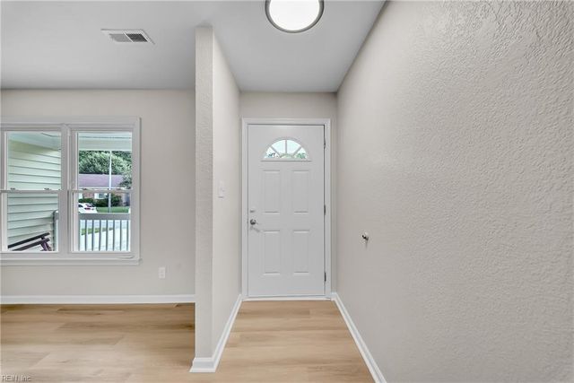 708 Colony DR, Chesapeake, VA 23322