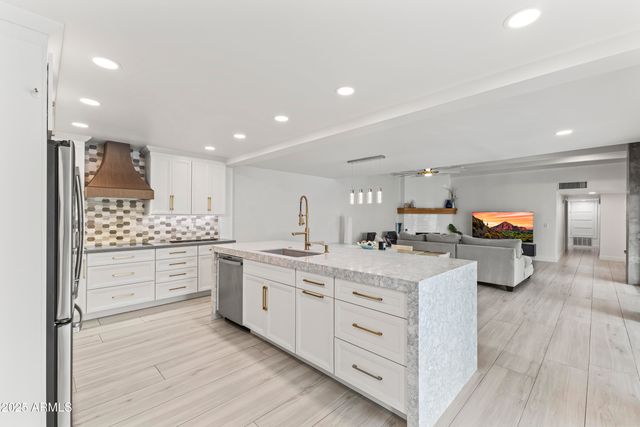 7258 E LOMA Lane, Scottsdale, AZ 85258