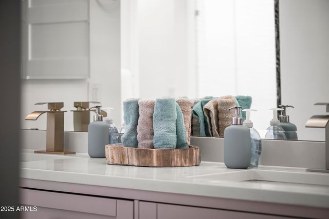 7258 E LOMA Lane, Scottsdale, AZ 85258