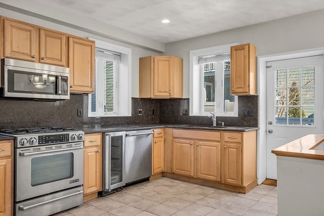 258-270 K Street, Boston, MA 02127