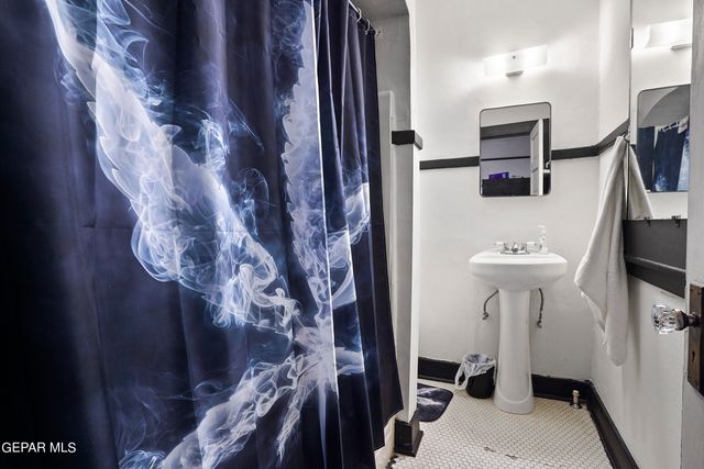 1207 E Rio Grande Avenue, El Paso, TX 79902