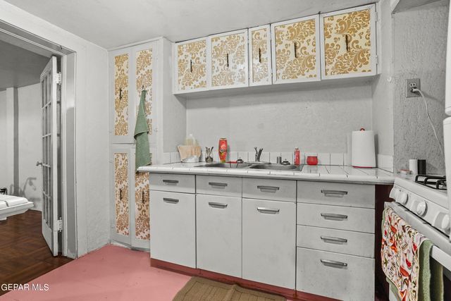 1207 E Rio Grande Avenue, El Paso, TX 79902