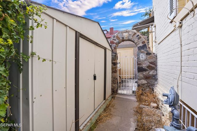 1207 E Rio Grande Avenue, El Paso, TX 79902