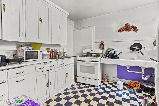 1207 E Rio Grande Avenue, El Paso, TX 79902