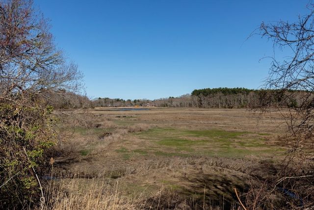 8 Swifts Beach Road 33, Wareham, MA 02571