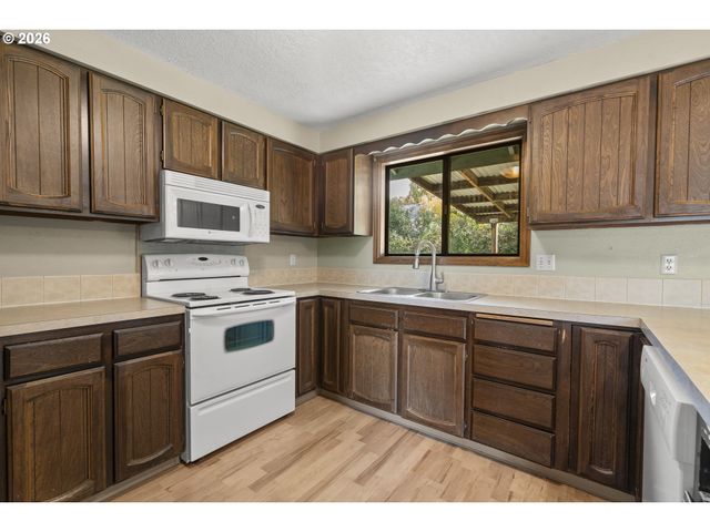 319 MARR Ct, Monmouth, OR 97361