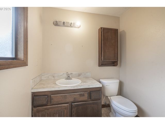 319 MARR Ct, Monmouth, OR 97361