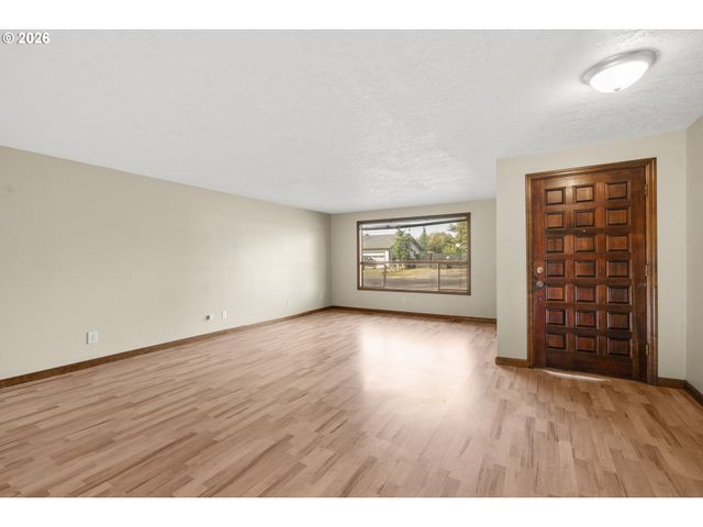 319 MARR Ct, Monmouth, OR 97361