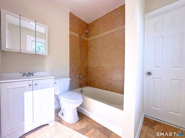 64 Dikeman Street 2nd Floor, Waterbury, CT 06704