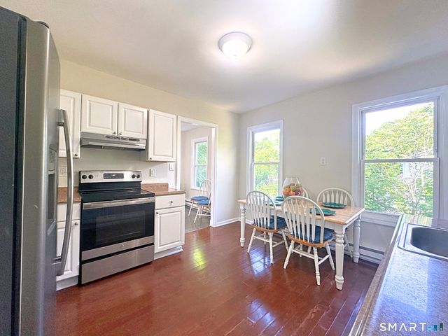 64 Dikeman Street 2nd Floor, Waterbury, CT 06704